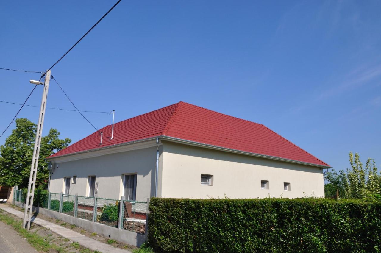 Tisza Topic Poroszló 外观 照片
